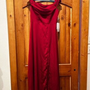 Chic Scarlet Maxi Dress